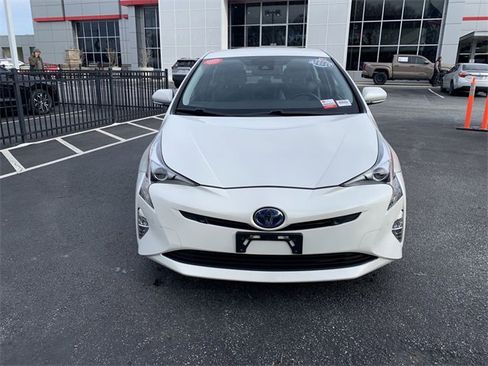 Used 2017 Toyota Prius Four Touring image 3