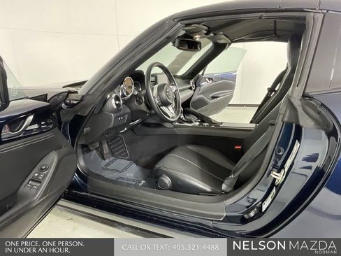 Used 2022 MAZDA MX-5 Miata RF Grand Touring image 11