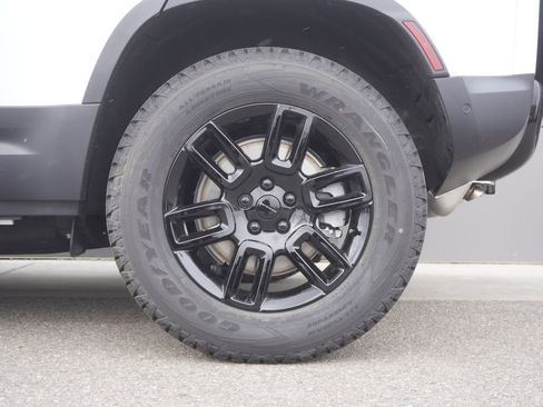 New 2026 Land Rover Defender 110 S image 34