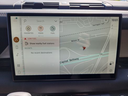 New 2025 Land Rover Defender 110 S image 19