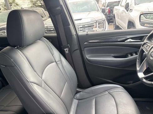 Used 2023 Buick Enclave Essence image 13
