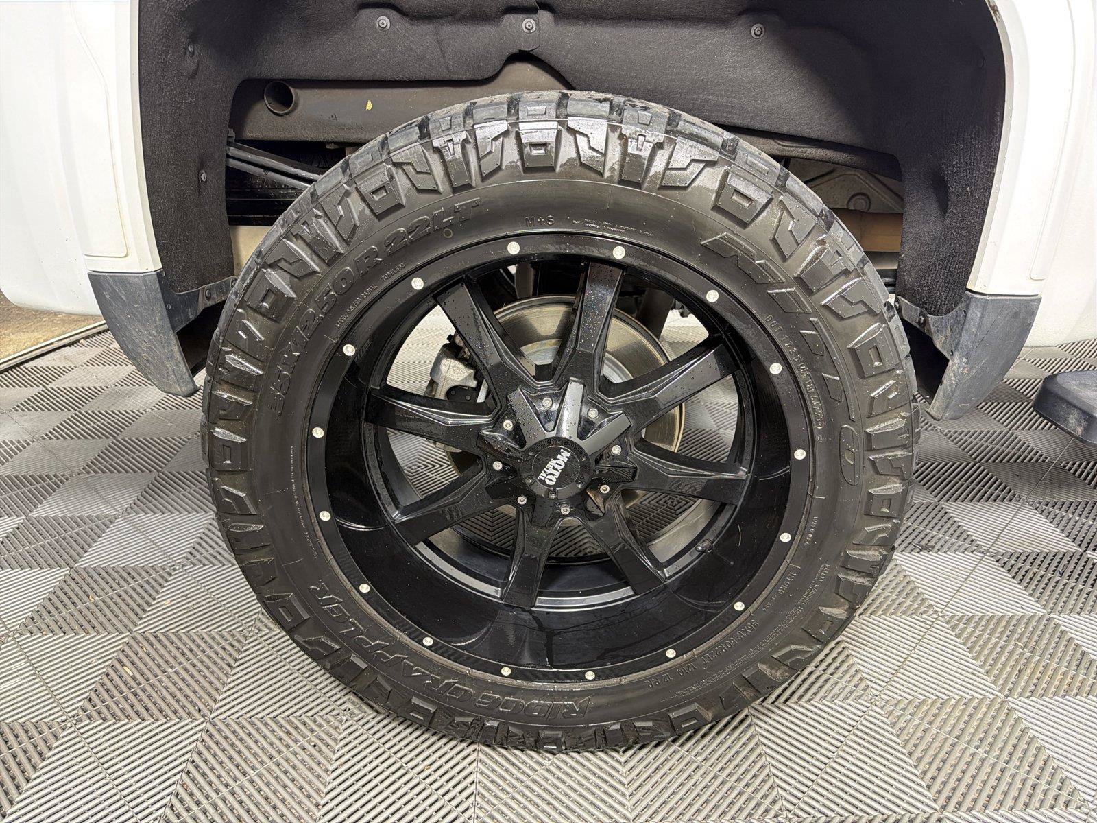 Used 2023 GMC Sierra 1500 SLT w/ SLT Premium Plus Package AWD/4WD image 15