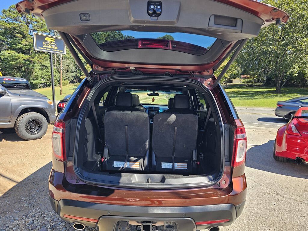 Used 2015 Ford Explorer XLT w/ Equipment Group 202A FWD image 27