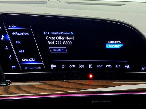 Used 2022 Cadillac Escalade Premium Luxury Platinum AWD/4WD image 19