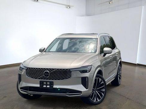 Used 2025 Volvo XC90 B5 Ultra AWD/4WD image 1