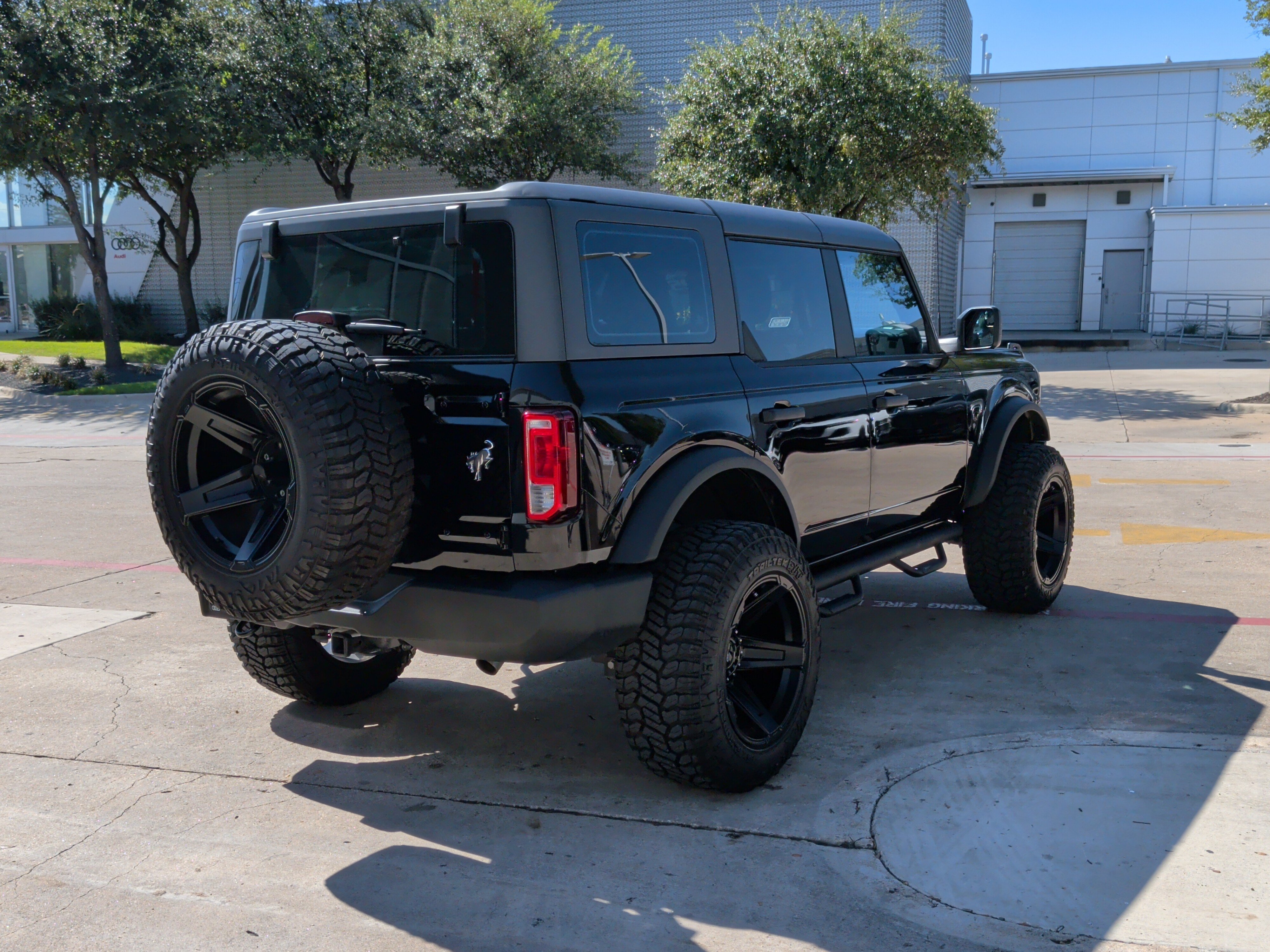 Used 2025 Ford Bronco 4-Door AWD/4WD image 10