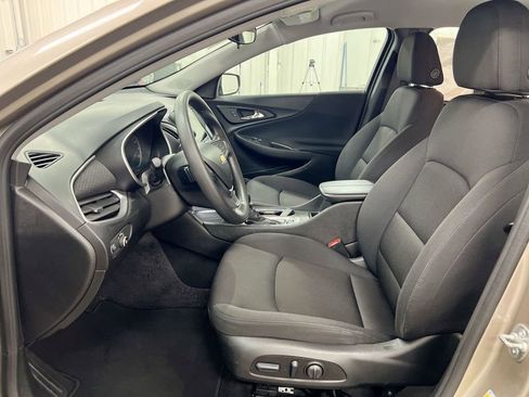 Used 2025 Chevrolet Malibu LT FWD image 19