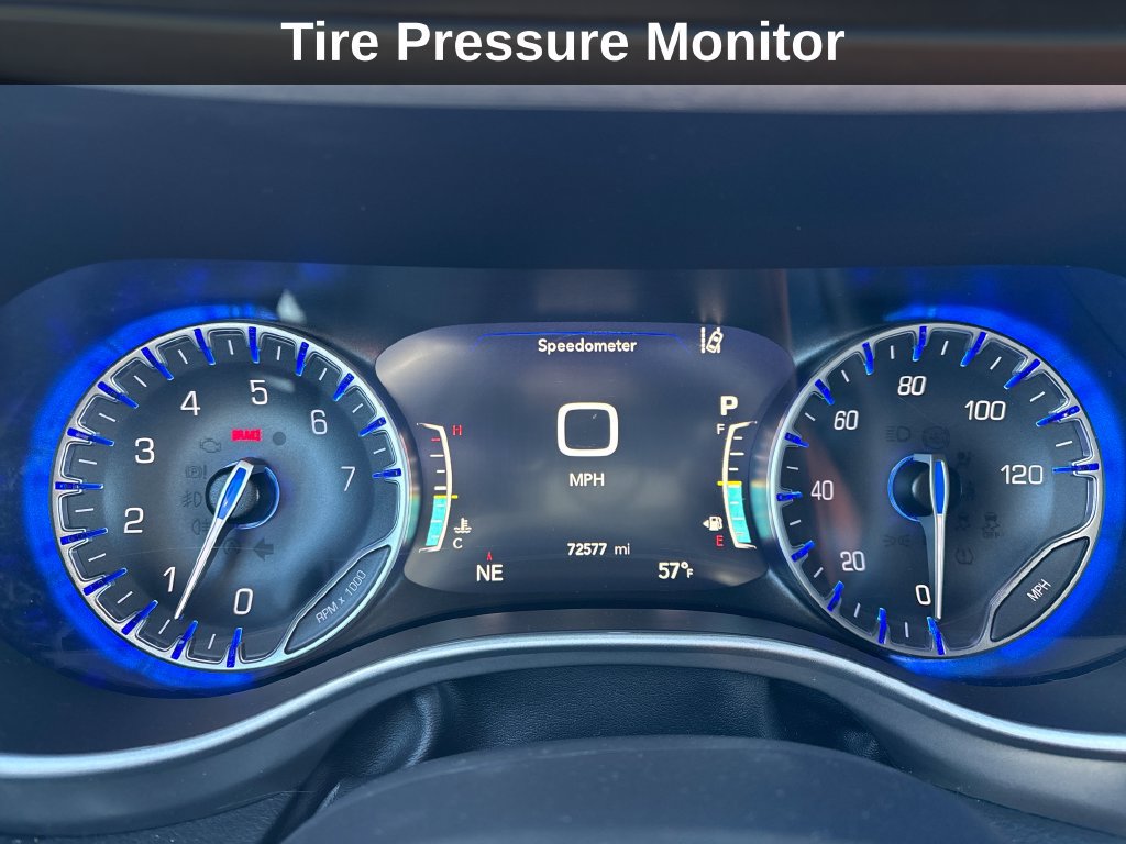 Used 2025 Chrysler Pacifica Select FWD image 21