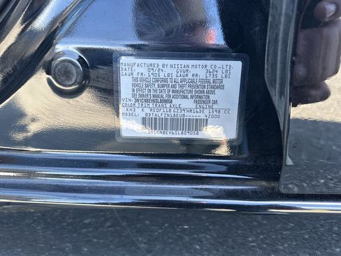 Used 2025 Nissan Versa SV image 31