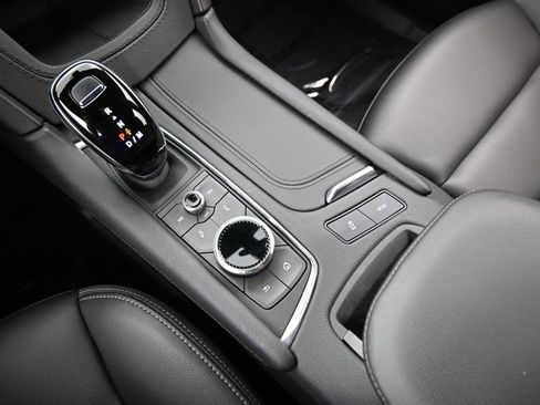 Used 2024 Cadillac XT6 Luxury image 28