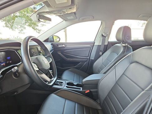 Used 2024 Volkswagen Jetta SE image 12
