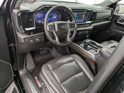 Used 2022 Chevrolet Silverado 1500 RST w/ Convenience Package II image 2