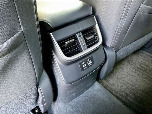 Used 2024 Subaru Outback Premium AWD/4WD image 10