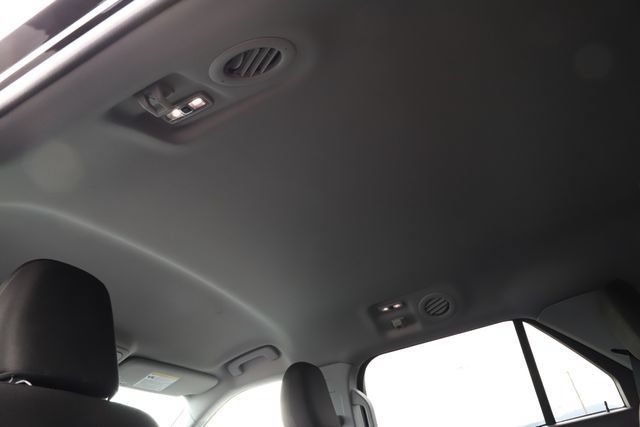 Used 2023 Ford Explorer XLT AWD/4WD image 20