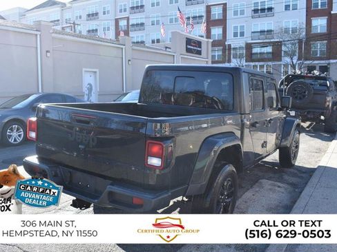 Used 2022 Jeep Gladiator Sport image 5