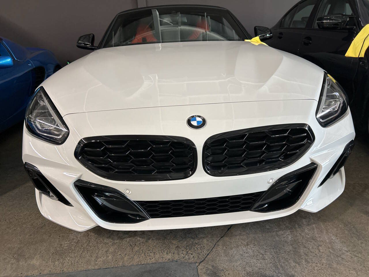 Used 2025 BMW Z4 M40i w/ Edition RWD image 2