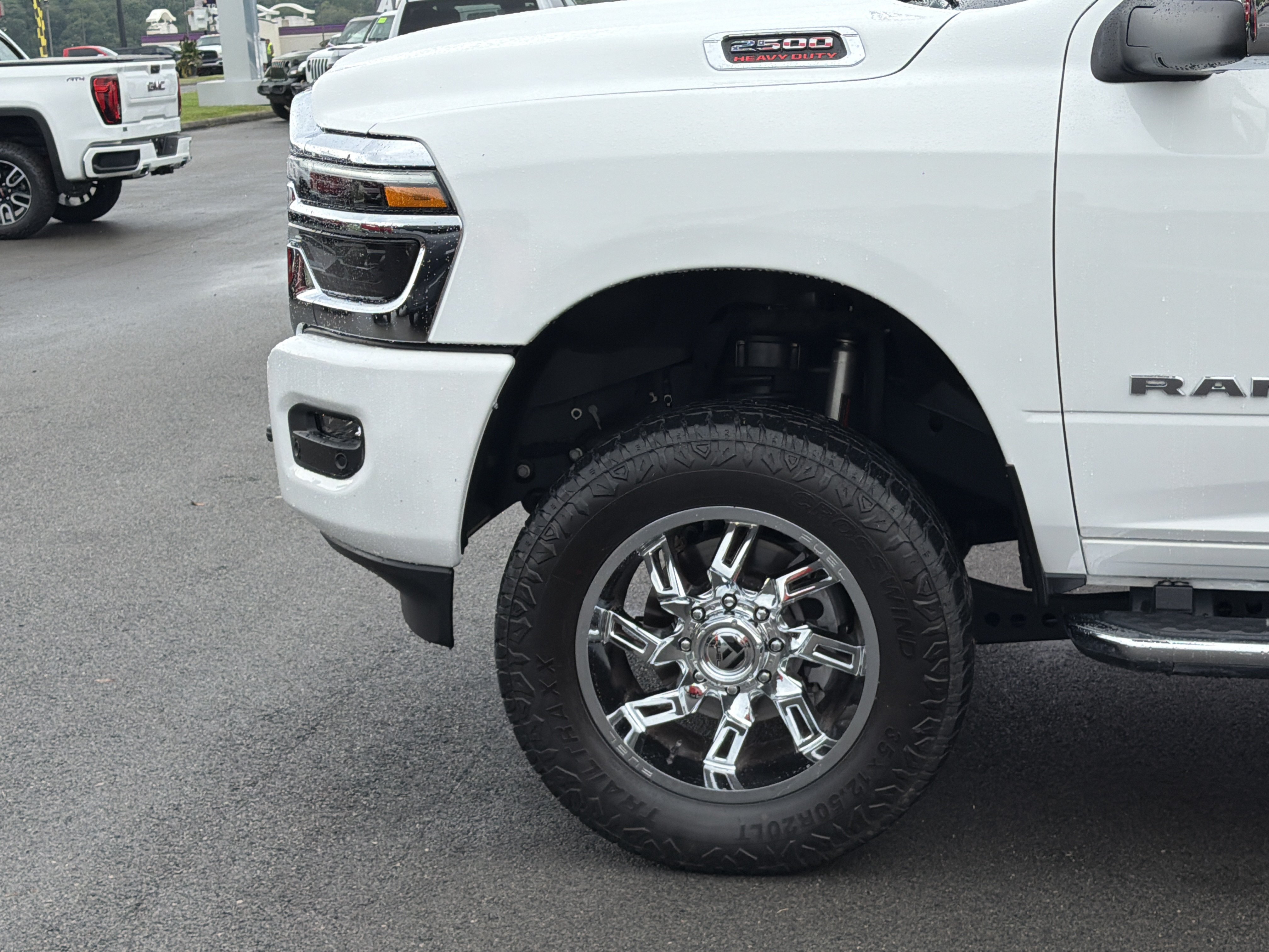 Used 2026 RAM 2500 Laramie AWD/4WD image 13