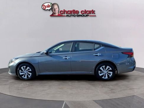 Used 2025 Nissan Altima 2.5 S FWD image 2