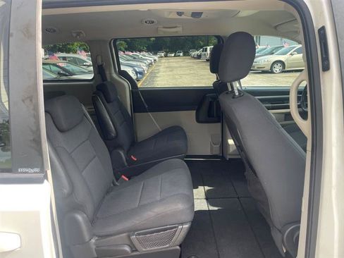 Used 2010 Dodge Grand Caravan SE w/ Entertainment Group 1 FWD image 13