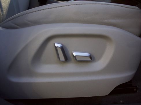 Used 2017 Audi Q5 2.0T Premium Plus w/ Technology Package image 40