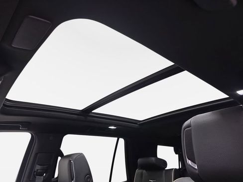 Certified 2022 Cadillac Escalade Premium Luxury AWD/4WD image 29