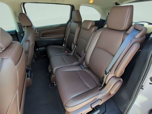 Used 2025 Honda Odyssey Touring image 14