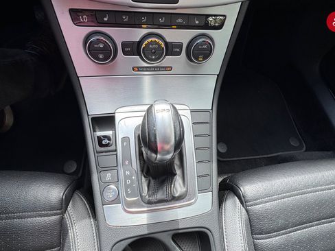 Used 2017 Volkswagen CC Sport image 16