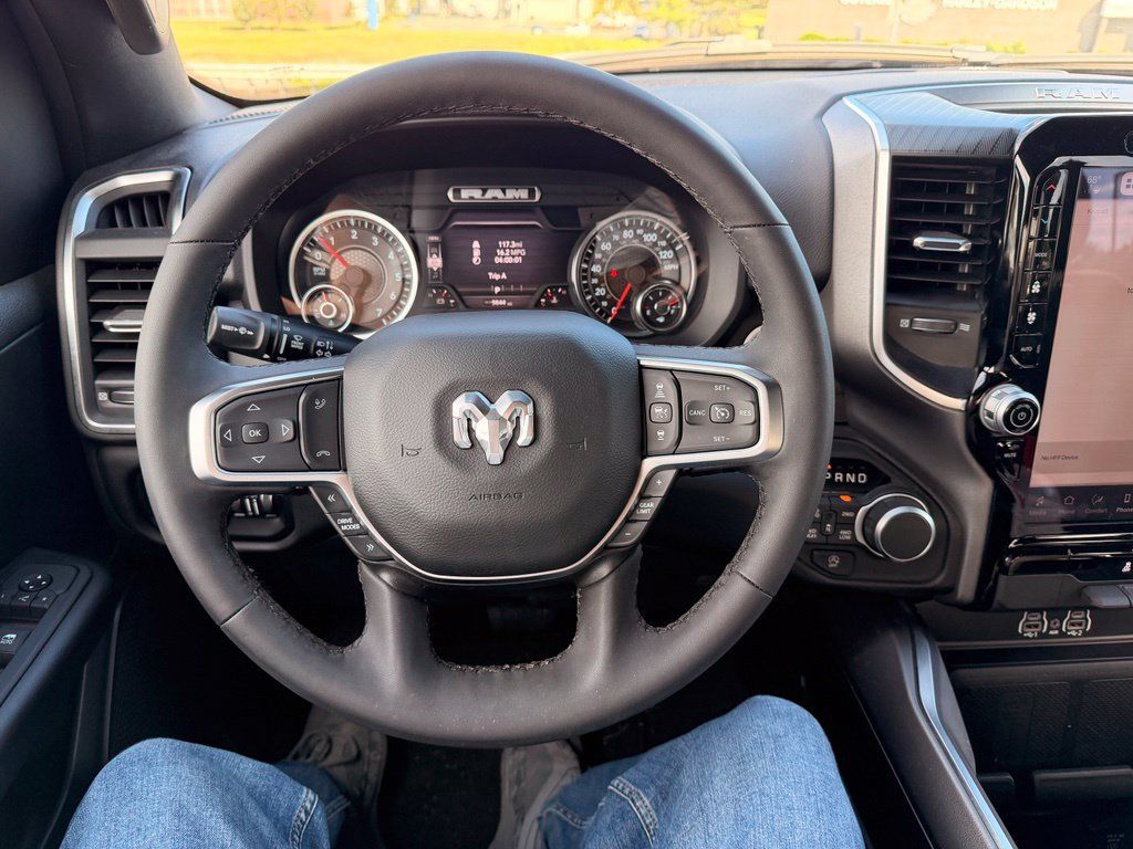 Used 2025 RAM 1500 Big Horn AWD/4WD image 17