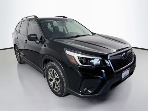 Used 2021 Subaru Forester Premium AWD/4WD image 3