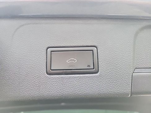 Used 2019 Volkswagen Atlas SE image 14