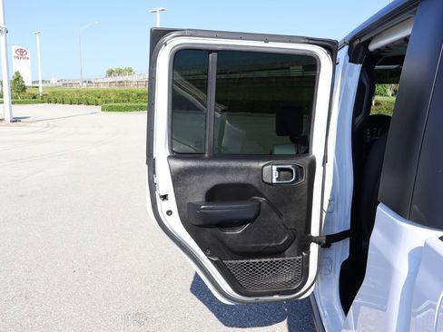 Used 2023 Jeep Gladiator Mojave w/ Trailer Tow Package image 21