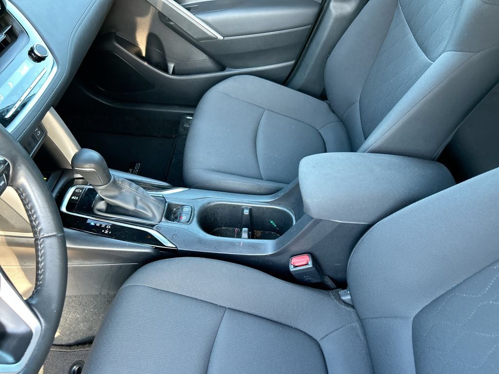 Used 2024 Toyota Corolla Cross LE w/ Moonroof Package FWD image 28