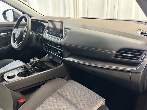 Used 2023 Nissan Rogue SV AWD/4WD image 21