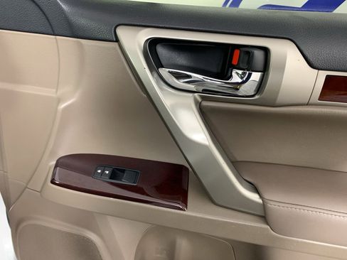 Used 2017 Lexus GX 460 Luxury w/ Preferred Accessory Package image 43