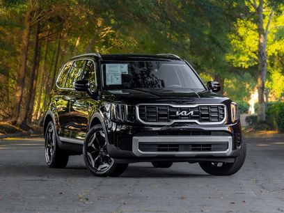 Used 2023 Kia Telluride S w/ S Sunroof Package