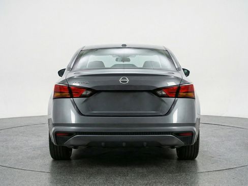 Used 2025 Nissan Altima 2.5 SV image 7