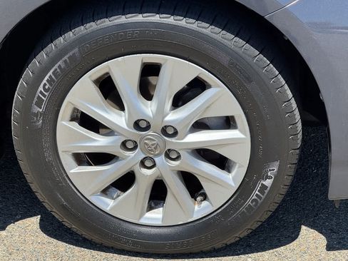 Used 2015 Toyota Prius Prime Plug-In Hybrid FWD image 18