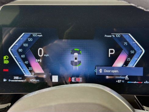 New 2026 BMW X1 xDrive28i w/ Technology Package AWD/4WD image 11