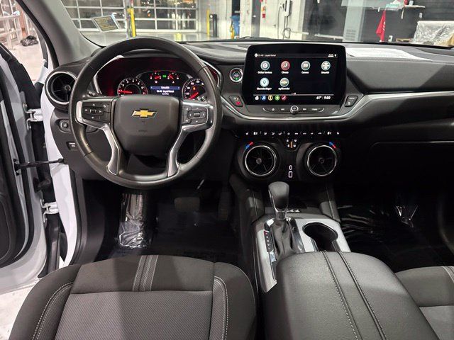 Used 2025 Chevrolet Blazer LT w/ Convenience Package AWD/4WD image 30