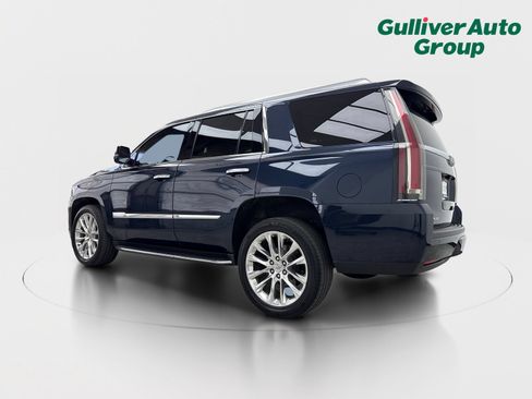 Used 2019 Cadillac Escalade Luxury AWD/4WD image 4
