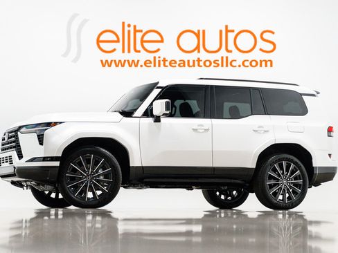 Used 2026 Lexus GX 550 w/ Accessory Package (2T) image 1