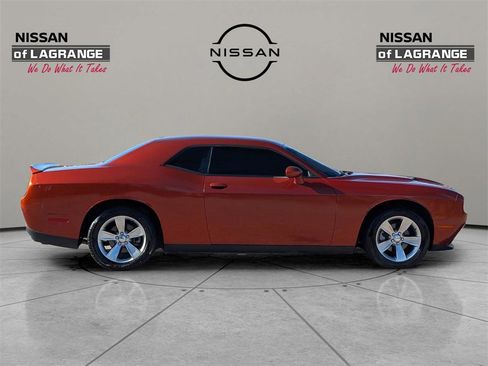 Used 2021 Dodge Challenger SXT image 4