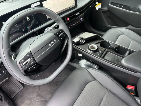 New 2025 Kia EV6 Light w/ Light LR Technology Package image 10