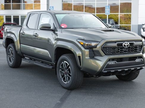 New 2026 Toyota Tacoma TRD Sport image 3