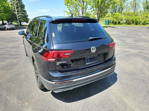 Used 2021 Volkswagen Tiguan SE AWD/4WD image 3