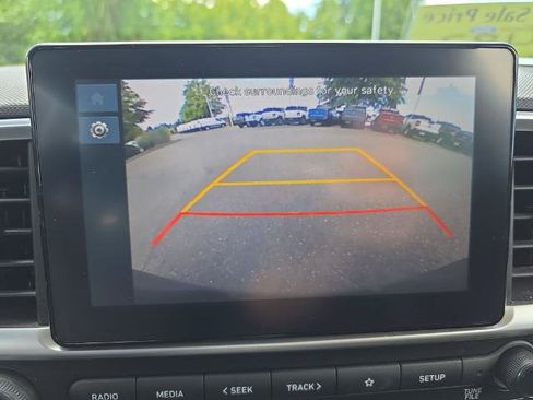 Used 2023 Hyundai Venue SEL FWD image 28