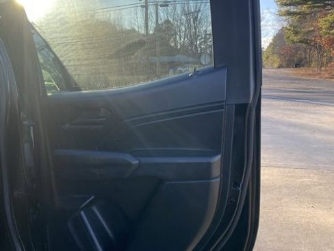 Used 2024 Chevrolet Colorado W/T image 11