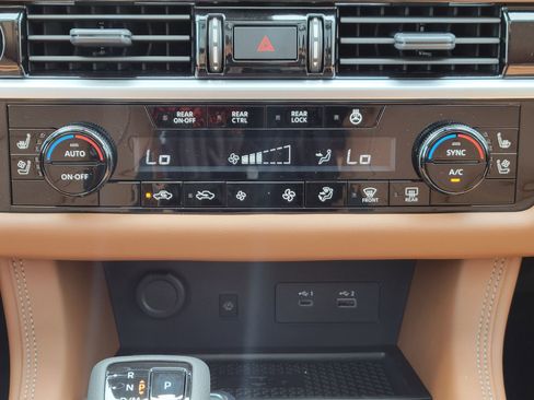 New 2025 Nissan Pathfinder Platinum w/ Cargo Package image 24