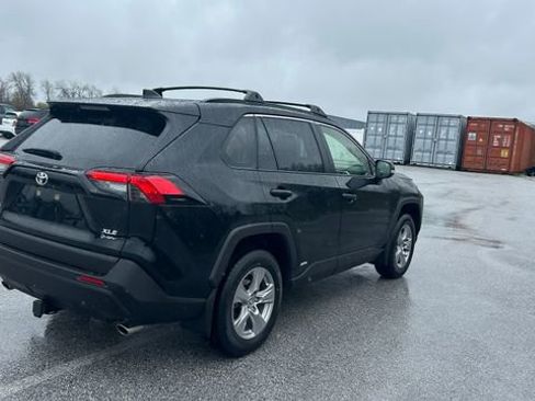 Used 2025 Toyota RAV4 XLE w/ Convenience Package AWD/4WD image 3