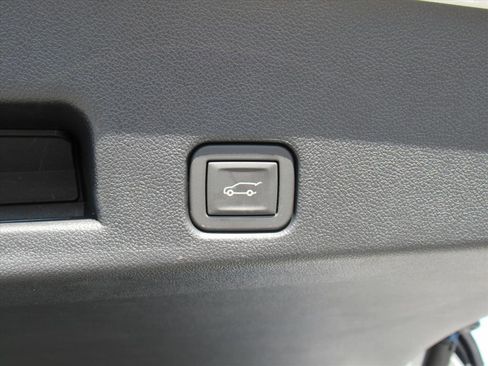 Used 2025 Buick Enclave Sport Touring image 32